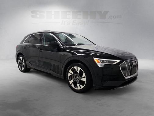 2022 Audi e-tron Premium Plus