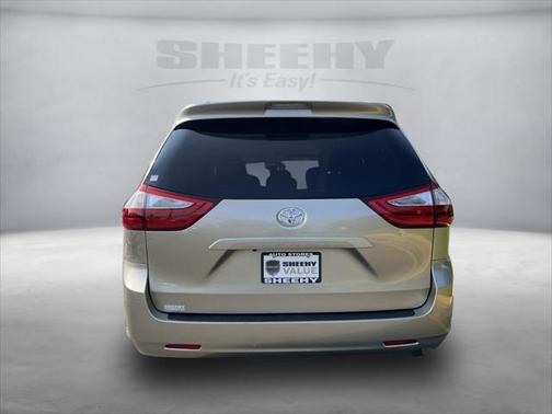 2017 Toyota Sienna LE