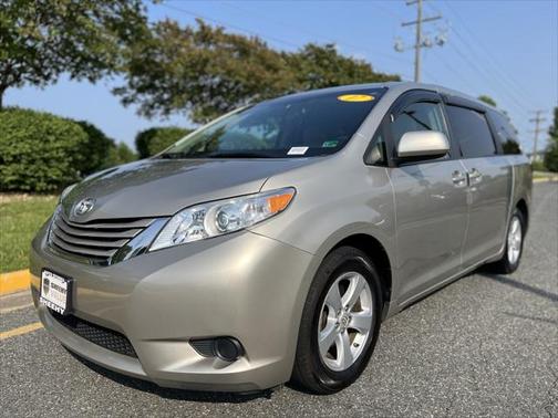 2017 Toyota Sienna LE