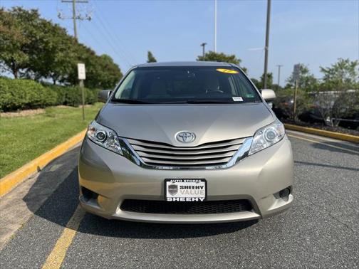 2017 Toyota Sienna LE