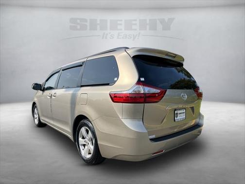 2017 Toyota Sienna LE