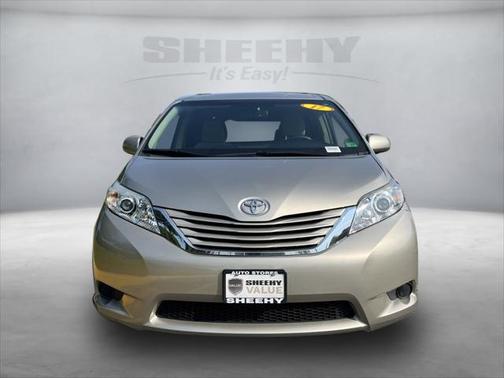 2017 Toyota Sienna LE