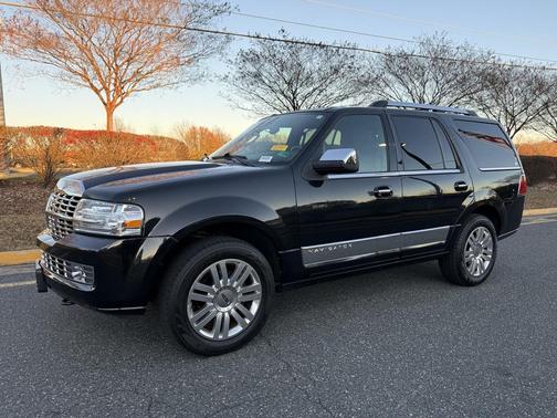 2011 Lincoln Navigator Base