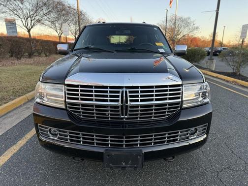 2011 Lincoln Navigator Base