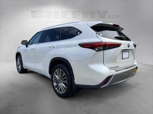 2021 Toyota Highlander Hybrid Platinum