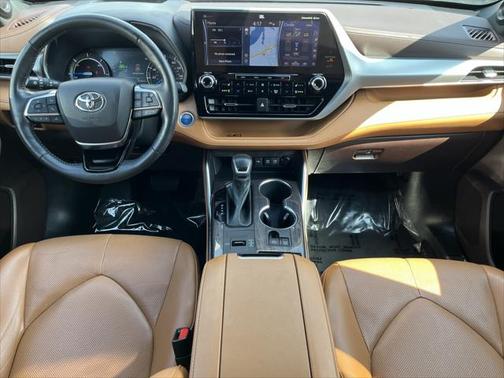 2021 Toyota Highlander Hybrid Platinum