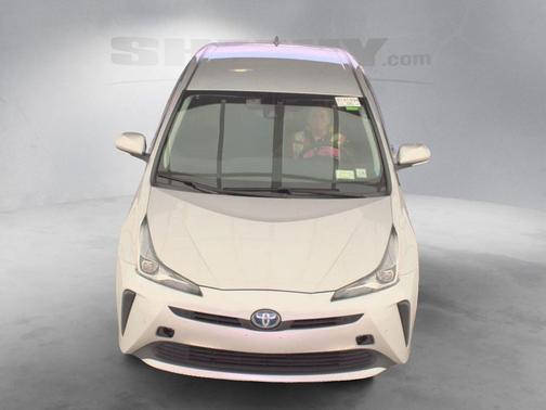 2022 Toyota Prius LE