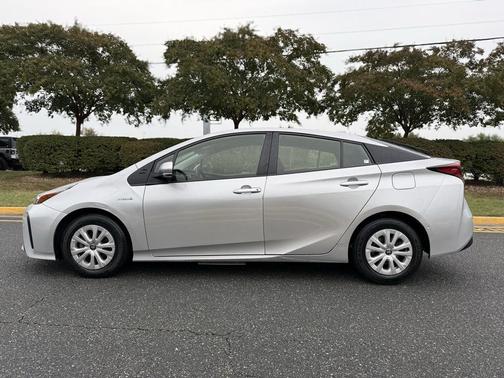 2022 Toyota Prius LE