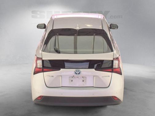 2022 Toyota Prius LE