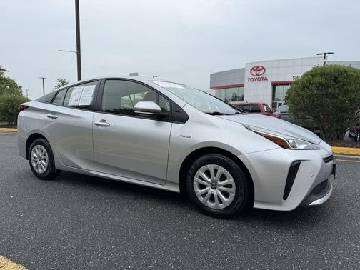 2022 Toyota Prius LE