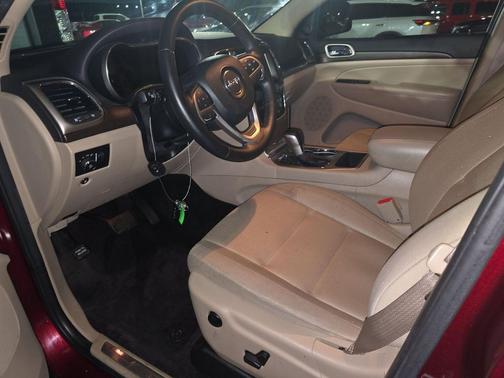 Velvet Red Pearlcoat 2017 Jeep Grand Cherokee Laredo