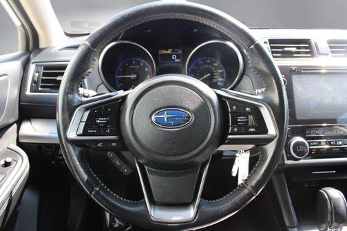 Crystal White Pearl 2019 Subaru Outback 2.5i Premium