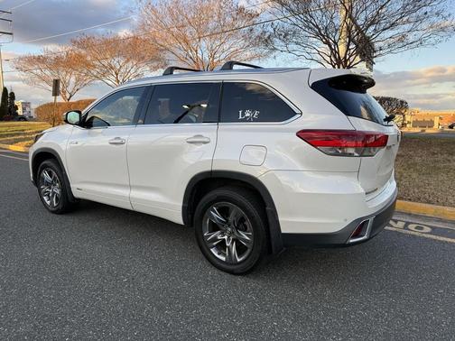 2019 Toyota Highlander Hybrid Platinum
