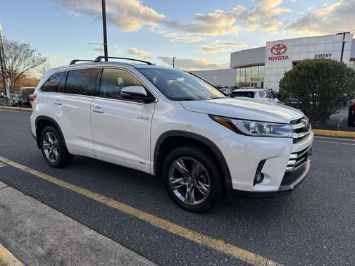 2019 Toyota Highlander Hybrid Platinum