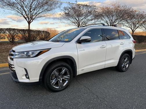 2019 Toyota Highlander Hybrid Platinum