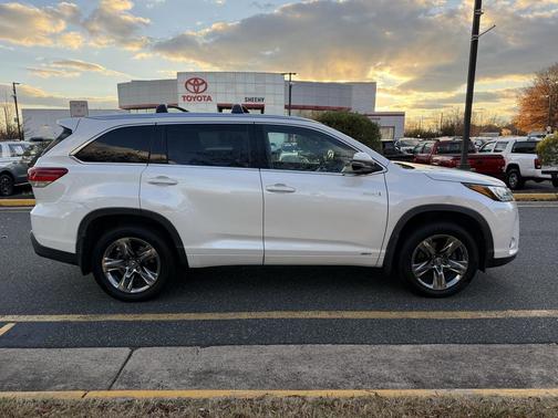 2019 Toyota Highlander Hybrid Platinum