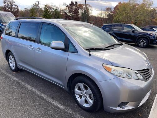 2013 Toyota Sienna LE