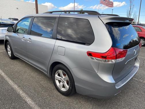2013 Toyota Sienna LE