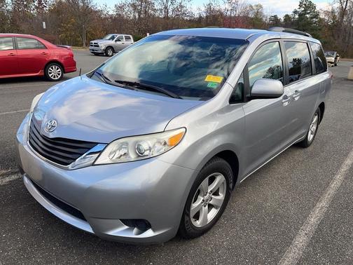 2013 Toyota Sienna LE
