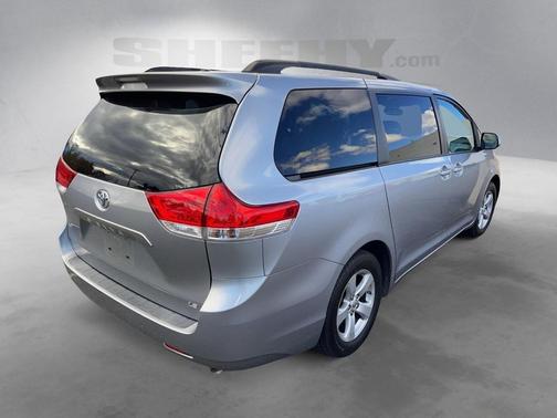 2013 Toyota Sienna LE