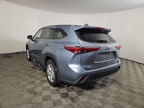 2021 Toyota Highlander LE