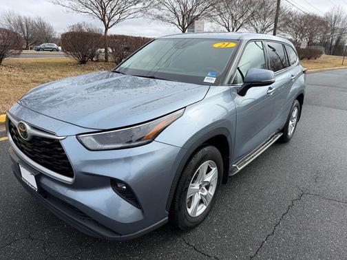 2021 Toyota Highlander LE