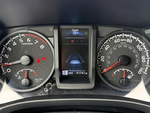 2022 Toyota Tacoma SR
