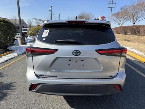 2023 Toyota Highlander LE