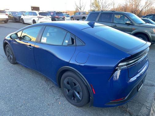 2025 Toyota Prius Plug-In Hybrid SE