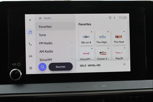 2025 Toyota Prius Plug-In Hybrid SE