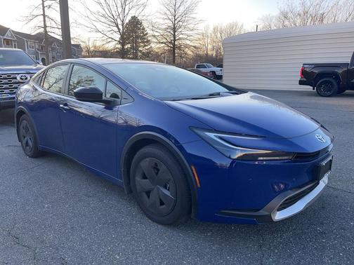 2025 Toyota Prius Plug-In Hybrid SE