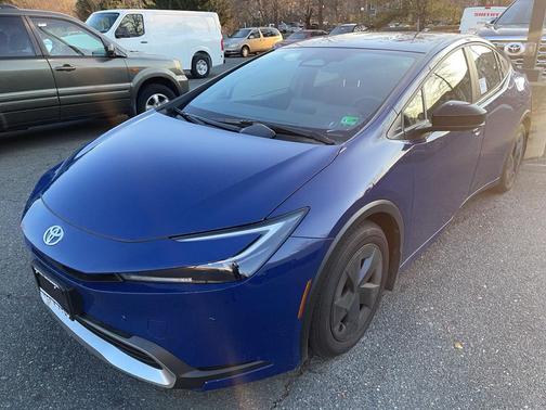 2025 Toyota Prius Plug-In Hybrid SE