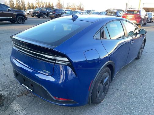 2025 Toyota Prius Plug-In Hybrid SE