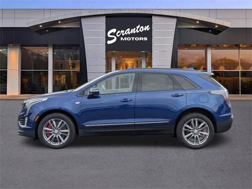 2025 Cadillac XT5 Sport