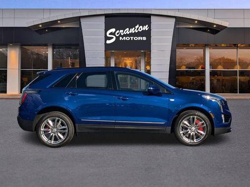 2025 Cadillac XT5 Sport
