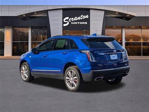 2025 Cadillac XT5 Sport