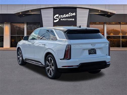 2025 Cadillac Escalade IQ Luxury 2