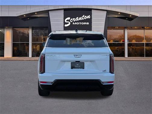 2025 Cadillac Escalade IQ Luxury 2