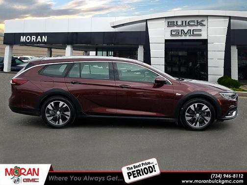 2018 Buick Regal TourX Essence