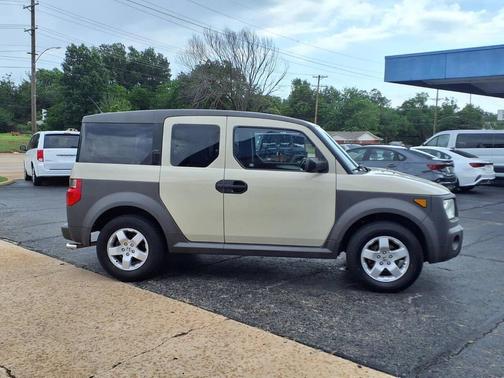 Tan 2005 Honda Element EX