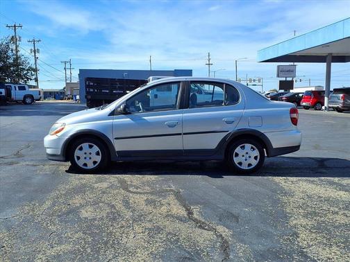 2002 Toyota ECHO Base 4dr Sedan