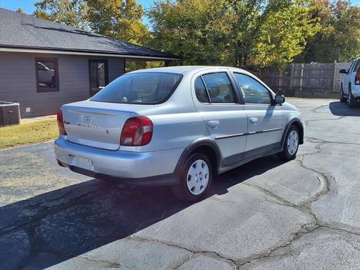 2002 Toyota ECHO Base 4dr Sedan