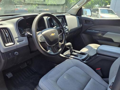 Silver 2018 Chevrolet Colorado WT