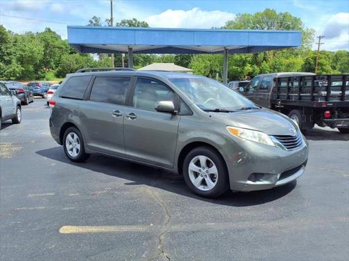 2011 Toyota Sienna LE
