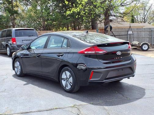 2018 Hyundai IONIQ Hybrid Blue