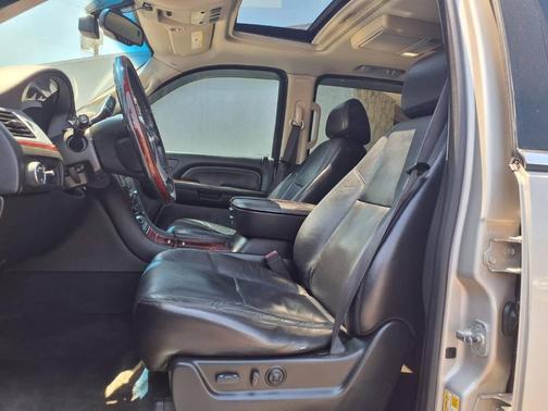 Gold 2008 Cadillac Escalade ESV Base