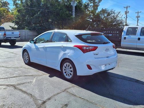 2017 Hyundai Elantra GT Base