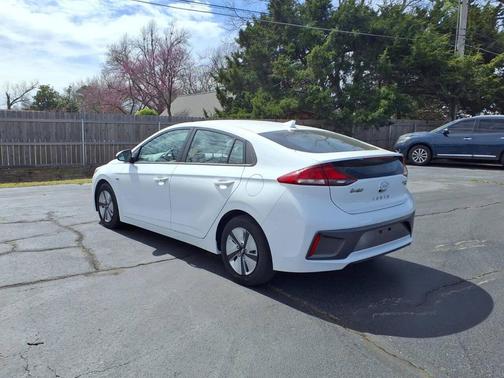 2020 Hyundai IONIQ Hybrid Blue