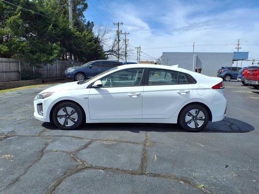 2020 Hyundai IONIQ Hybrid Blue