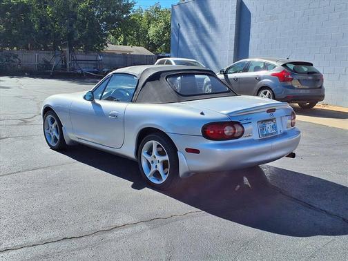2003 Mazda MX-5 Miata LS 2dr Roadster